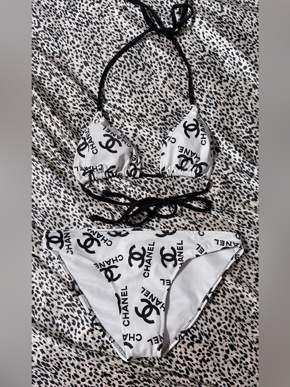 🖤Inspired Bikini Set🖤 - Picture 3 of 6